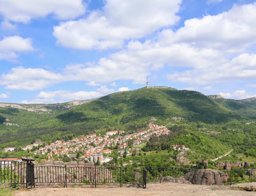 Utsikt mot byen Belogradchik - Bulgaria