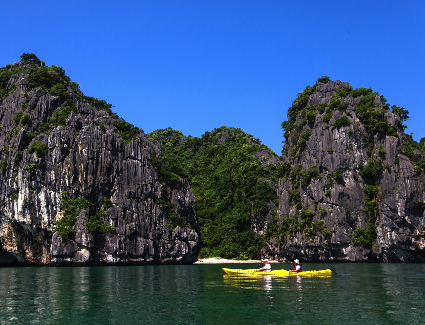 Kajakk i Bai Tu Long Bay