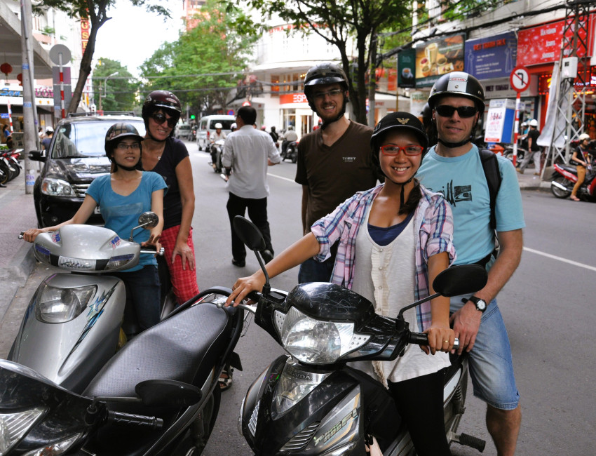 Mitt høydepunkt i Saigon er food tour bakpå en vespa